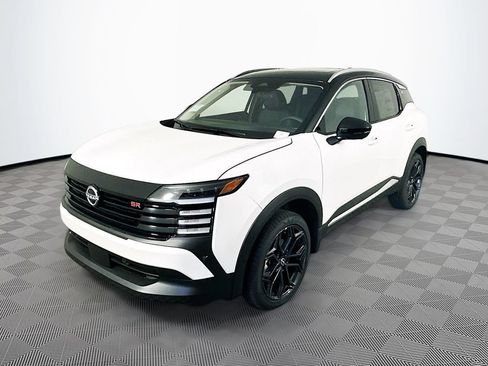 New 2026 Nissan Kicks SR w/ SR Premium Package FWD image 5