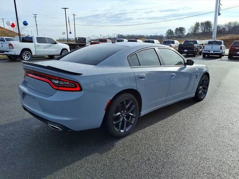 Used 2022 Dodge Charger SXT w/ Blacktop Package image 4