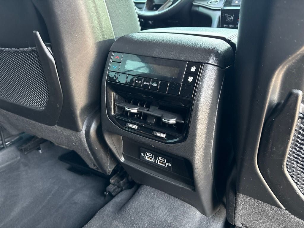 Used 2023 Jeep Grand Cherokee L Laredo AWD/4WD image 27