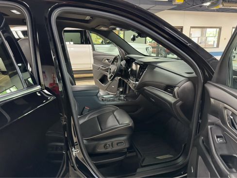 Certified 2023 Chevrolet Traverse Premier w/ LPO, Floor Liner Package image 12