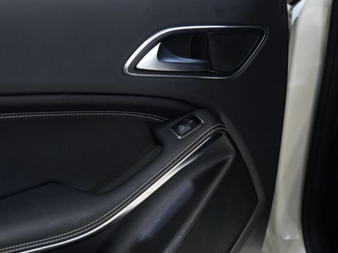 Used 2015 Mercedes-Benz CLA 250 image 26
