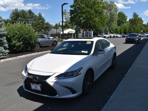 Used 2022 Lexus ES 350 w/ Premium Package FWD image 3