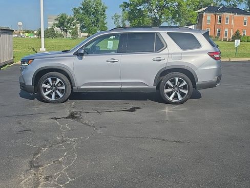 Certified 2024 Honda Pilot Touring image 4