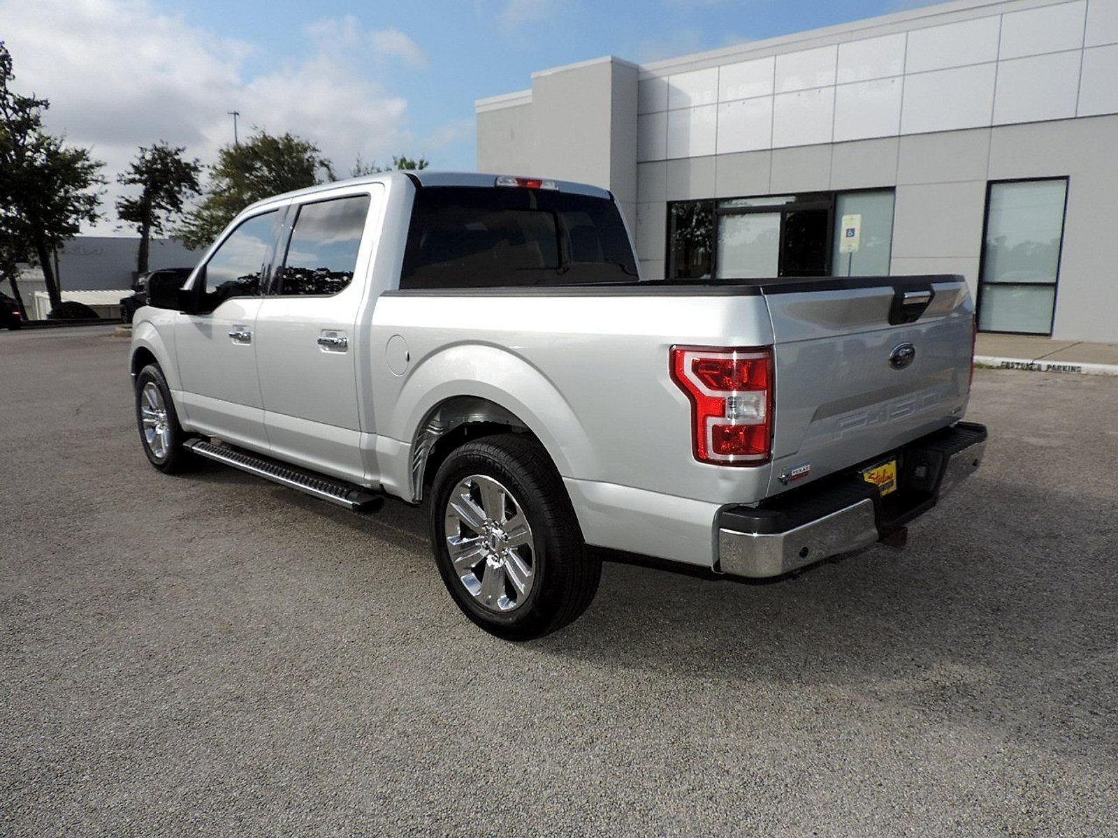 Used 2019 Ford F150 XLT w/ Equipment Group 302A Luxury RWD image 7
