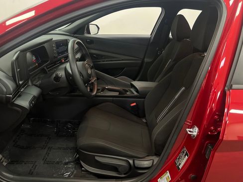 Used 2025 Hyundai Elantra Sport FWD image 12
