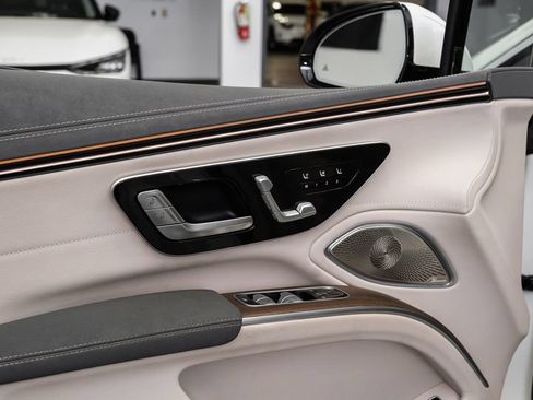 Used 2023 Mercedes-Benz EQS 580 4MATIC Sedan image 41
