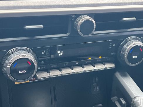 Used 2025 Toyota 4Runner Trailhunter image 17