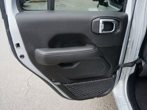 Used 2023 Jeep Wrangler Sahara image 9