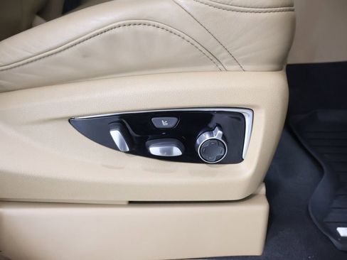 Used 2019 Cadillac Escalade Platinum AWD/4WD image 22