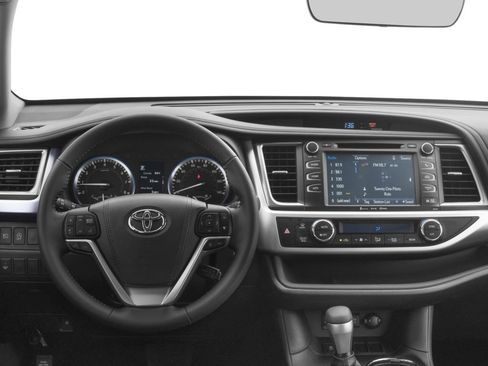 Used 2018 Toyota Highlander XLE FWD image 4