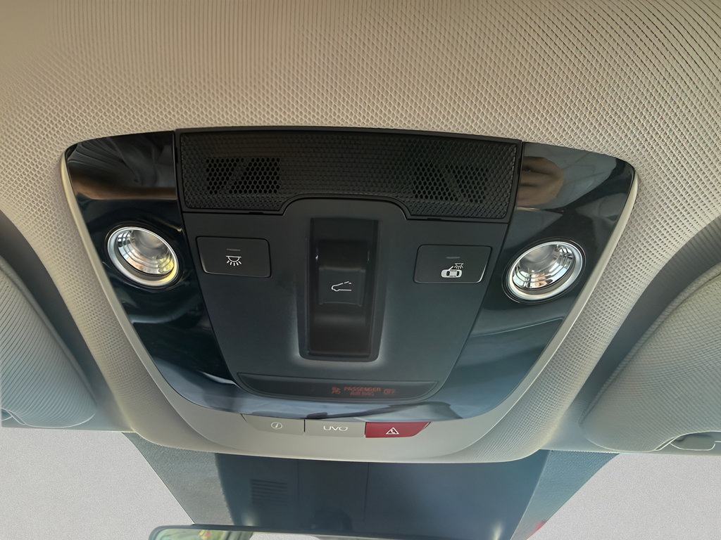 Used 2022 Kia Sorento EX w/ Panoramic Sunroof Package FWD image 32