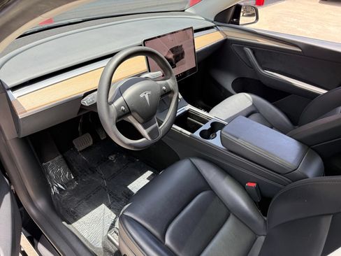 Used 2023 Tesla Model Y Long Range AWD/4WD image 22