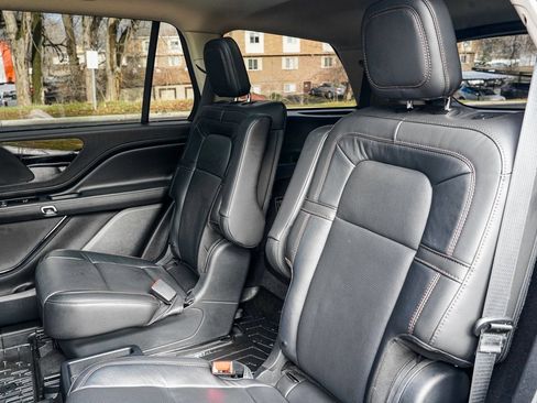 Used 2023 Lincoln Aviator Reserve w/ Equipment Group 201A image 15