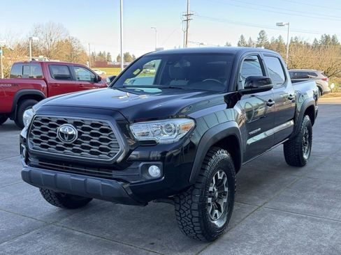Used 2021 Toyota Tacoma TRD Off-Road w/ Technology Package image 4