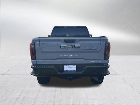 Used 2025 GMC Sierra 2500 AT4X image 7