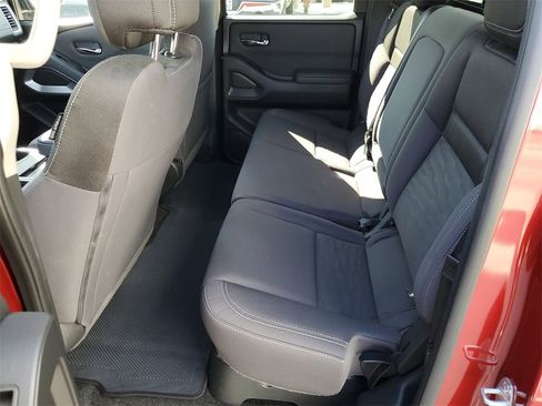 Used 2023 Nissan Frontier SV w/ SV Convenience Package image 13