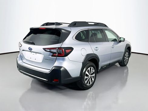 Used 2025 Subaru Outback Premium AWD/4WD image 7