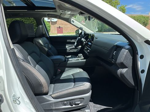 Certified 2024 Nissan Pathfinder SL w/ SL Premium Package AWD/4WD image 24