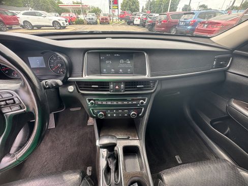 Used 2018 Kia Optima EX w/ Premium Package FWD image 8