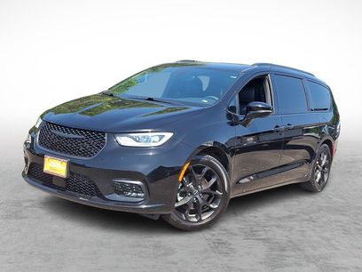 Used 2026 Chrysler Pacifica Limited w/ S Appearance Package