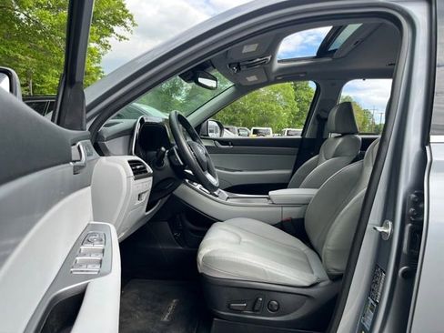 Used 2020 Hyundai Palisade SEL w/ Premium Package AWD/4WD image 17