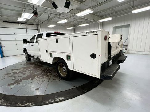 Used 2019 Chevrolet Silverado 3500 W/T w/ WT Convenience Package AWD/4WD image 4