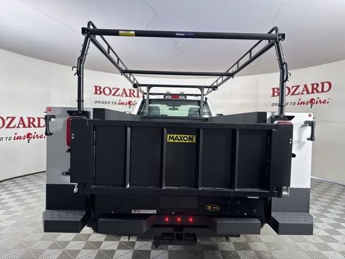 New 2025 Ford F550 4x4 Regular Cab Super Duty image 6