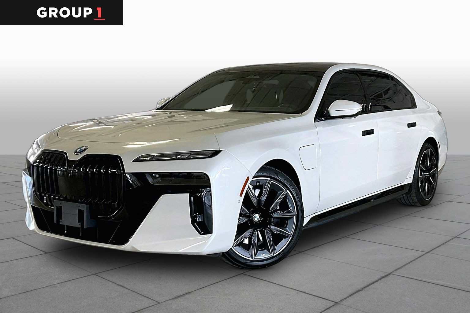Used 2024 BMW 750e xDrive w/ Executive Package AWD/4WD image 1