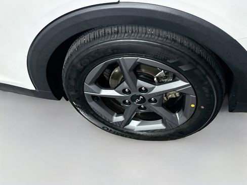 Used 2025 Kia K4 LXS image 11
