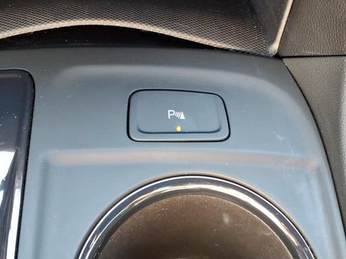 Used 2023 Chevrolet Equinox RS FWD image 15
