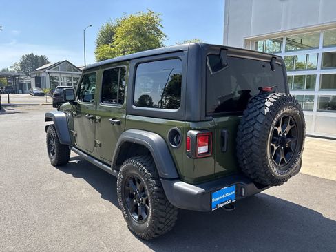 Used 2022 Jeep Wrangler Unlimited Sport AWD/4WD image 3
