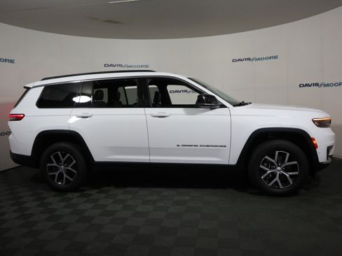 Used 2024 Jeep Grand Cherokee L Limited w/ Luxury Tech Group II AWD/4WD image 4