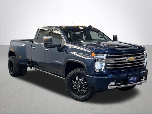Used 2022 Chevrolet Silverado 3500 High Country w/ Safety Package II AWD/4WD image 7