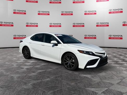 Certified 2024 Toyota Camry SE FWD image 1