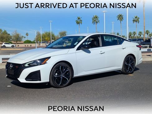 Used 2025 Nissan Altima 2.5 SR image 1