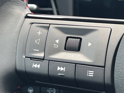 New 2026 Nissan Kicks SR w/ Interior Electronics Package FWD image 11