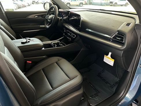 New 2026 Chevrolet Traverse LT image 16