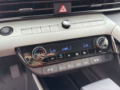 New 2025 Hyundai Elantra Limited w/ Cargo Package FWD image 28