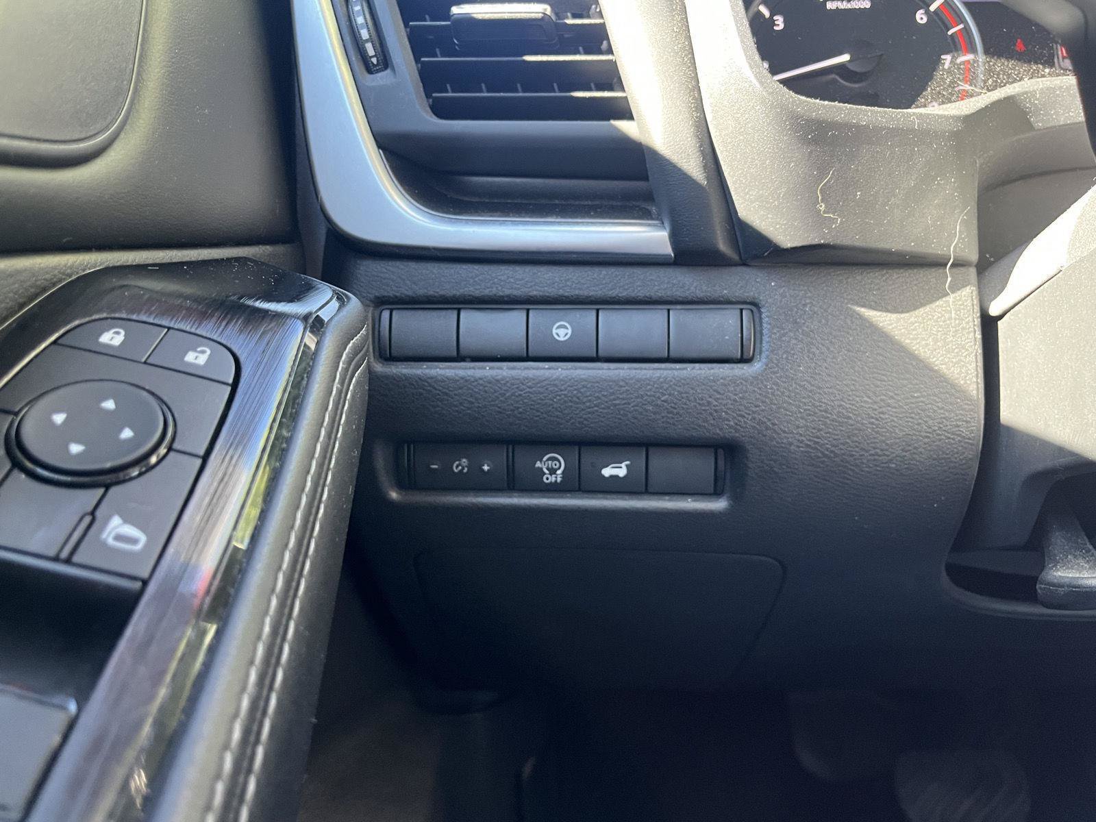 Used 2024 Nissan Rogue SV w/ SV Premium Package AWD/4WD image 30