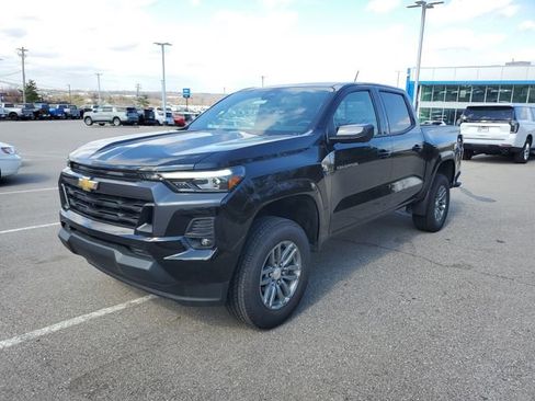 New 2025 Chevrolet Colorado W/T w/ WT Convenience Package II image 2