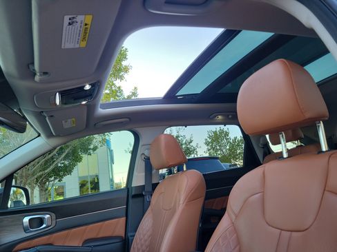 Used 2023 Kia Sorento SX Prestige image 24