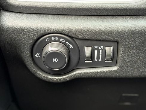 Used 2023 Chrysler Pacifica Limited w/ S Appearance Package FWD image 20