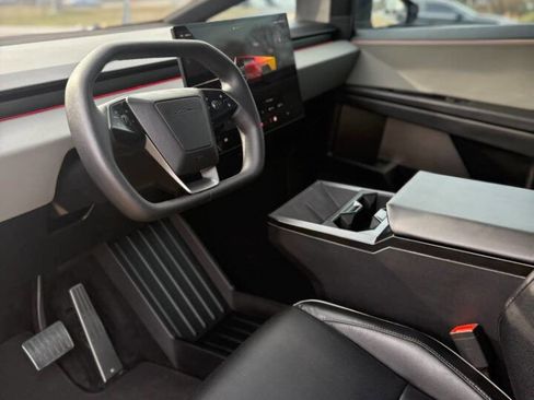 Used 2025 Tesla Cybertruck AWD Crew Cab image 8