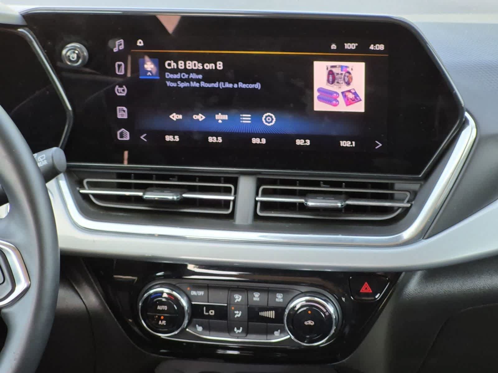 Used 2025 Chevrolet Trax LT w/ LT Convenience Package FWD image 13