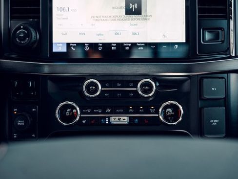 New 2026 Ford F250 Lariat w/ Black Appearance Package image 34