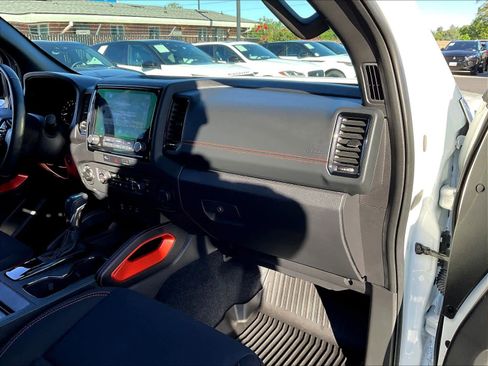 Used 2024 Nissan Frontier PRO-4X w/ Technology Package image 18