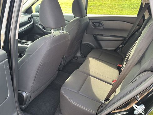 Used 2024 Nissan Rogue S AWD/4WD image 11