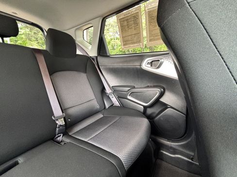Used 2025 Kia Soul LX w/ LX Technology Package FWD image 36