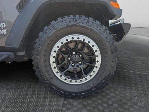 Used 2018 Jeep Wrangler Unlimited Sport S AWD/4WD image 35