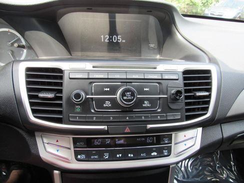 Used 2015 Honda Accord LX image 17